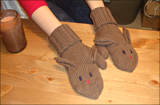 bunnymittens1.jpg